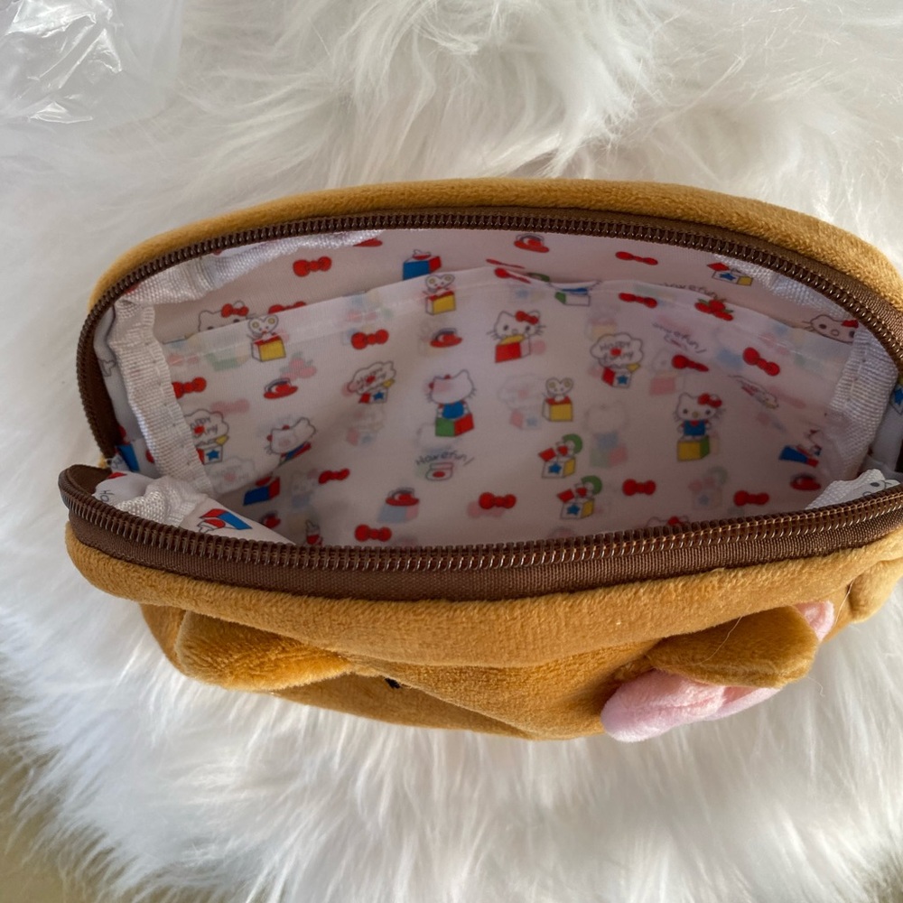 Hello Kitty Tan and Pink Accessory Bag - Picture 7 of 7